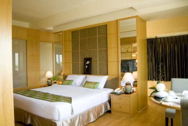 Chakungrao Riverview Hotel Kamphaeng Phet Oda fotoğraf